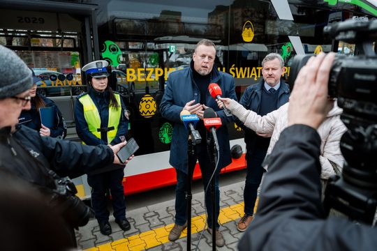 Briefing promujący bezpieczeństwo w komunikacji drogowej w okresie świątecznym (zdjęcia)