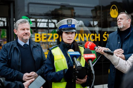 Briefing promujący bezpieczeństwo w komunikacji drogowej w okresie świątecznym (zdjęcia)