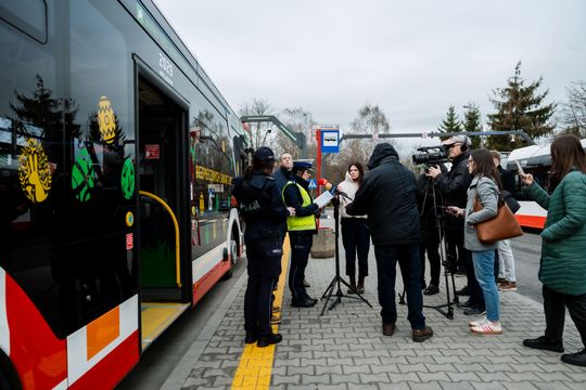 Briefing promujący bezpieczeństwo w komunikacji drogowej w okresie świątecznym (zdjęcia)