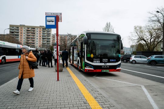 Briefing promujący bezpieczeństwo w komunikacji drogowej w okresie świątecznym (zdjęcia)