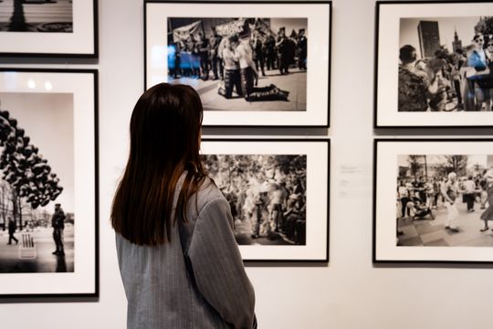 Wernisaż wystawy "Współczesna Warszawa na starej fotografii" (zdjęcia)