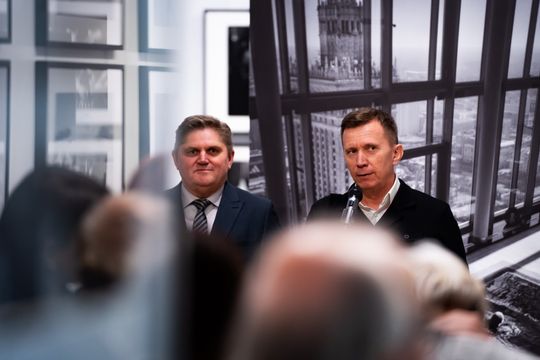 Wernisaż wystawy "Współczesna Warszawa na starej fotografii" (zdjęcia)