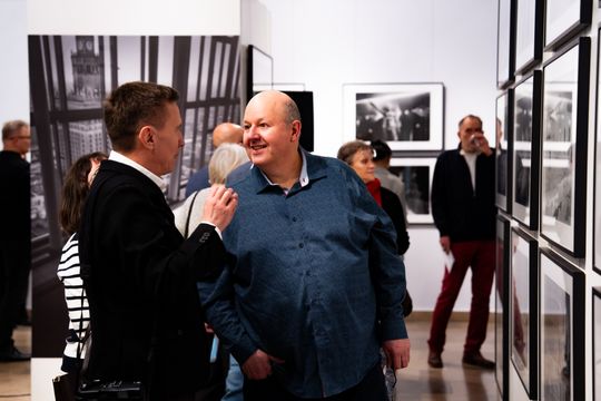 Wernisaż wystawy "Współczesna Warszawa na starej fotografii" (zdjęcia)