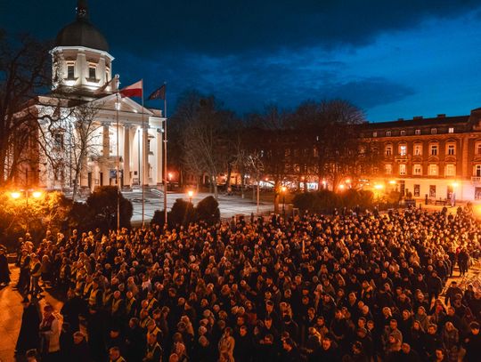 Droga Krzyżowa Ulicami Radomia (zdjęcia) Droga Krzyżowa Ulicami Radomia (zdjęcia)
