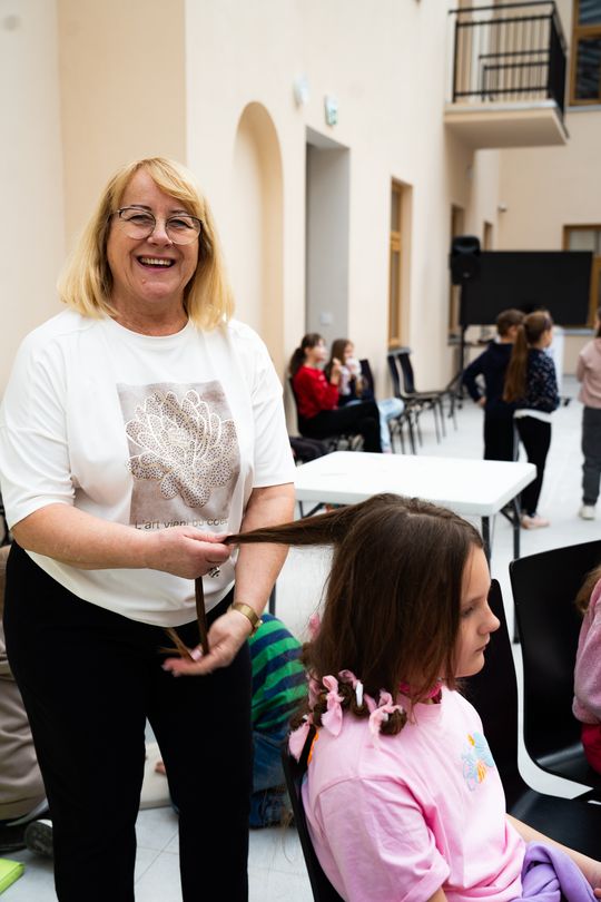 Seniorzy dzieciom - spotkanie pokoleń edycja II (zdjęcia)