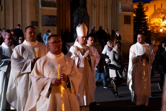Liturgia Wigilii Paschalnej (zdjęcia)