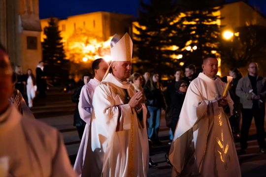 Liturgia Wigilii Paschalnej (zdjęcia)