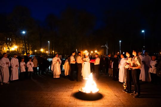 Liturgia Wigilii Paschalnej (zdjęcia)