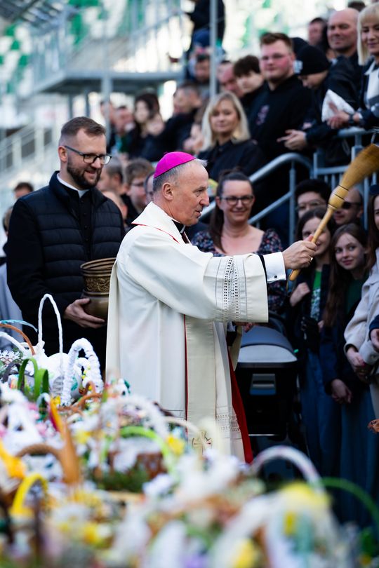 Święcenie pokarmów na stadionie Radomiaka (zdjęcia)