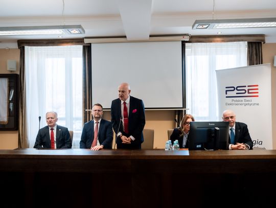 Podpisanie umowy pomiędzy Uniwersytetem Radomskim a PSE (zdjęcia)