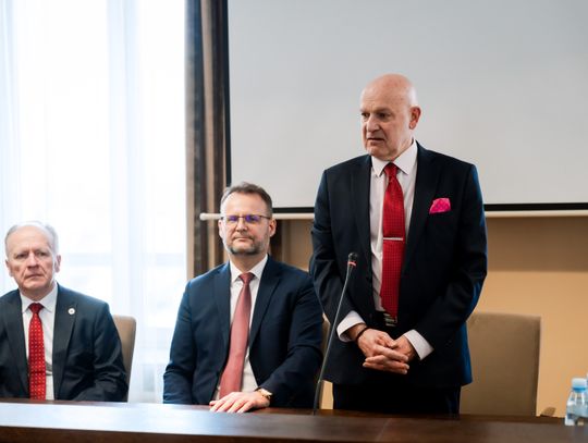 Podpisanie umowy pomiędzy Uniwersytetem Radomskim a PSE (zdjęcia)