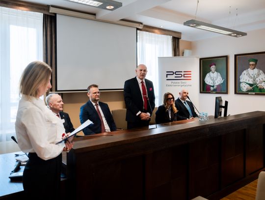 Podpisanie umowy pomiędzy Uniwersytetem Radomskim a PSE (zdjęcia)