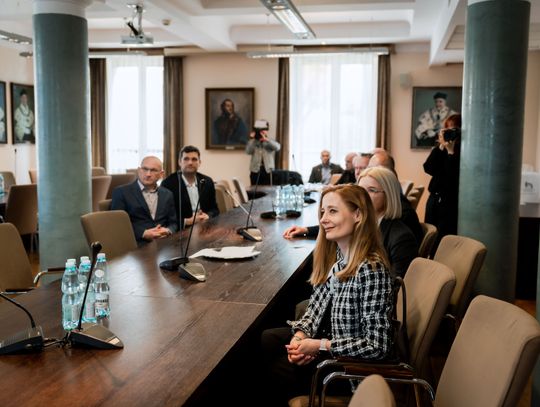 Podpisanie umowy pomiędzy Uniwersytetem Radomskim a PSE (zdjęcia)