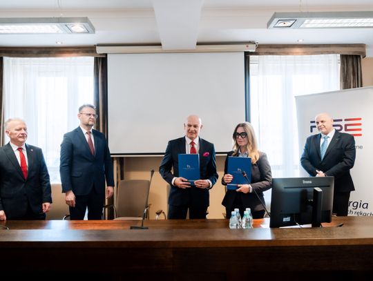 Podpisanie umowy pomiędzy Uniwersytetem Radomskim a PSE (zdjęcia)