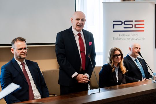 Podpisanie umowy pomiędzy Uniwersytetem Radomskim a PSE (zdjęcia)