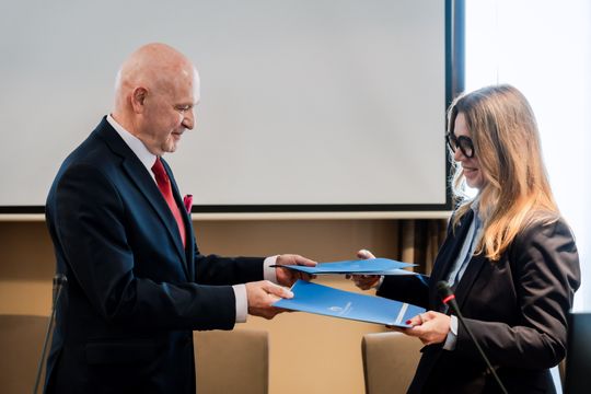 Podpisanie umowy pomiędzy Uniwersytetem Radomskim a PSE (zdjęcia)