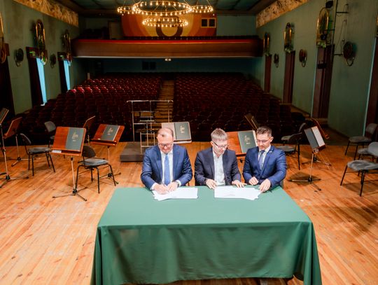 Podpisanie umowy na przebudowę sali koncertowej ROK (zdjęcia)