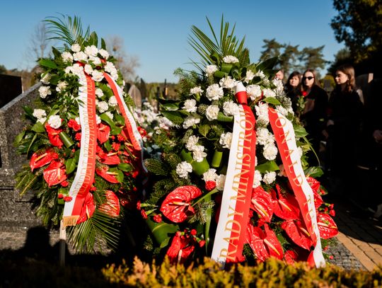 Złożenie kwiatów na grobie śp. kpt. Artura Ziętka (zdjęcia)