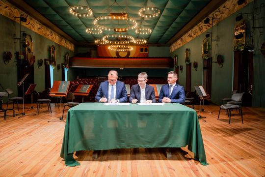 Podpisanie umowy na przebudowę sali koncertowej ROK (zdjęcia)