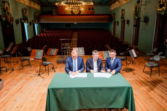 Podpisanie umowy na przebudowę sali koncertowej ROK (zdjęcia)