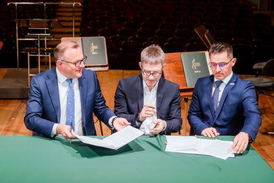 Podpisanie umowy na przebudowę sali koncertowej ROK (zdjęcia)