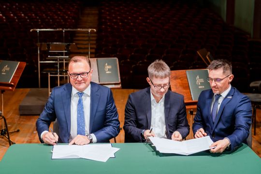 Podpisanie umowy na przebudowę sali koncertowej ROK (zdjęcia)