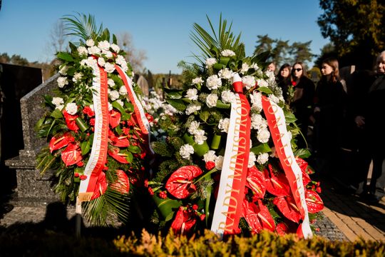 Złożenie kwiatów na grobie śp. kpt. Artura Ziętka (zdjęcia)