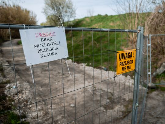 Przebudowa kładki na rzece Mlecznej (zdjęcia)