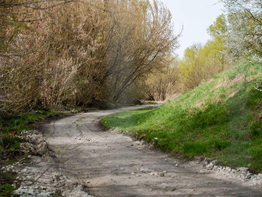 Przebudowa kładki na rzece Mlecznej (zdjęcia)