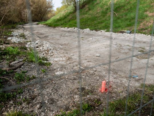 Przebudowa kładki na rzece Mlecznej (zdjęcia)