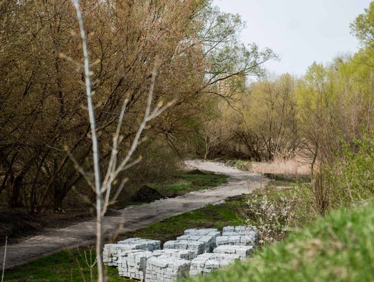 Przebudowa kładki na rzece Mlecznej (zdjęcia)