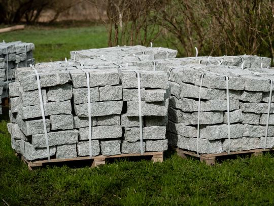 Przebudowa kładki na rzece Mlecznej (zdjęcia)