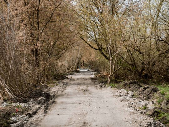 Przebudowa kładki na rzece Mlecznej (zdjęcia)