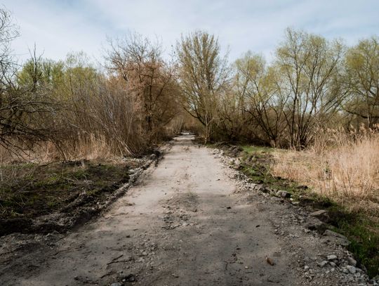 Przebudowa kładki na rzece Mlecznej (zdjęcia)