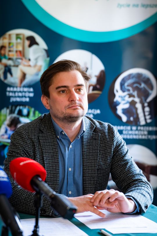 Podpisanie umów na Dzienne Domy Pobytów (zdjęcia)