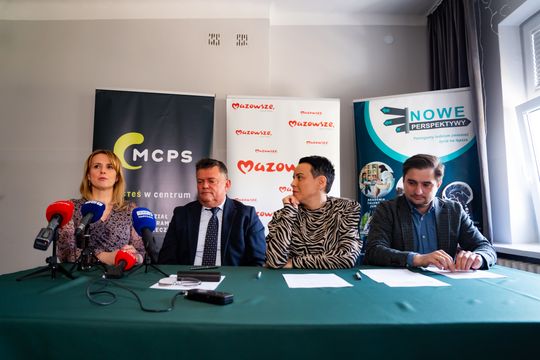 Podpisanie umów na Dzienne Domy Pobytów (zdjęcia)