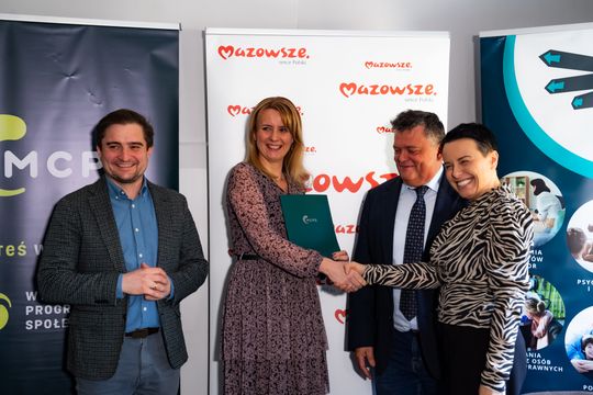 Podpisanie umów na Dzienne Domy Pobytów (zdjęcia)