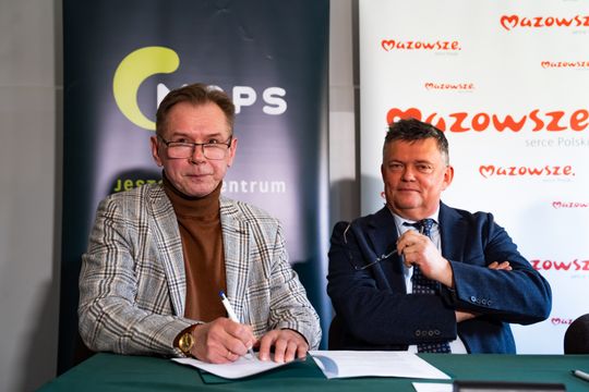 Podpisanie umów na Dzienne Domy Pobytów (zdjęcia)