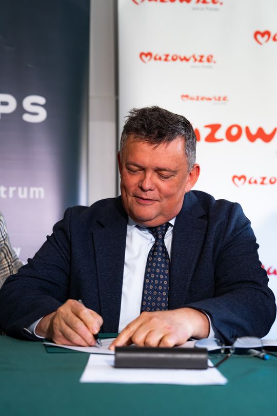 Podpisanie umów na Dzienne Domy Pobytów (zdjęcia)