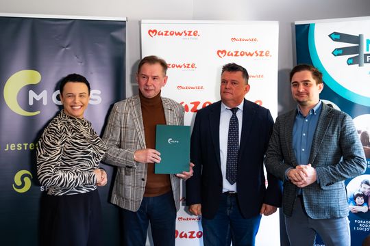 Podpisanie umów na Dzienne Domy Pobytów (zdjęcia)