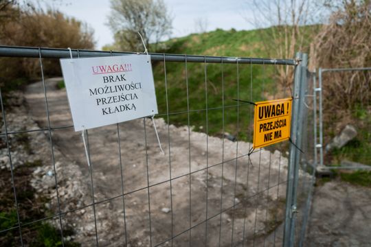 Przebudowa kładki na rzece Mlecznej (zdjęcia)