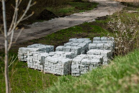 Przebudowa kładki na rzece Mlecznej (zdjęcia)