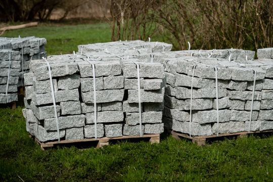 Przebudowa kładki na rzece Mlecznej (zdjęcia)