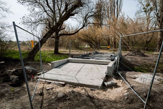 Przebudowa kładki na rzece Mlecznej (zdjęcia)