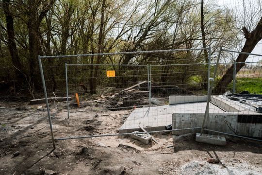 Przebudowa kładki na rzece Mlecznej (zdjęcia)