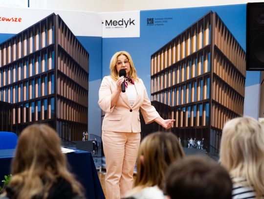 „Dzień Zdrowia i Urody" w Centrum Kształcenia Zawodowego i Ustawicznego w Radomiu (zdjęcia) „Dzień Zdrowia i Urody" w Centrum Kształcenia Zawodowego i Ustawicznego w Radomiu (zdjęcia)