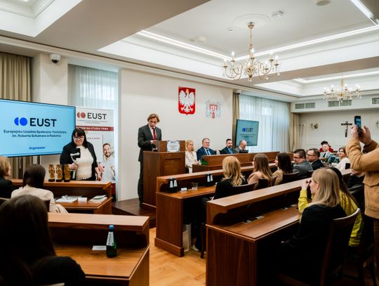 Finał konkursu krasomówczego EUST (zdjęcia)