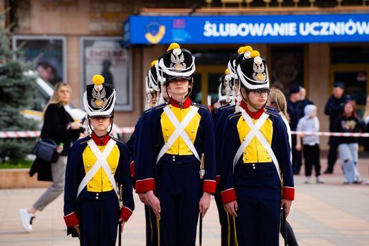 Ślubowanie uczniów Szkoły 72 Pułku Piechoty w Radomiu (zdjęcia)