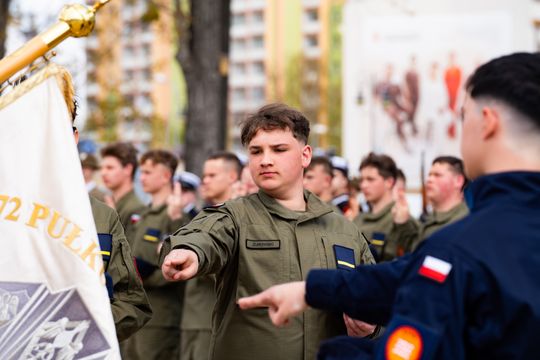 Ślubowanie uczniów Szkoły 72 Pułku Piechoty w Radomiu (zdjęcia)