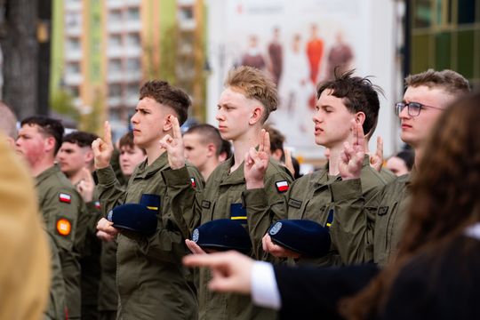 Ślubowanie uczniów Szkoły 72 Pułku Piechoty w Radomiu (zdjęcia)